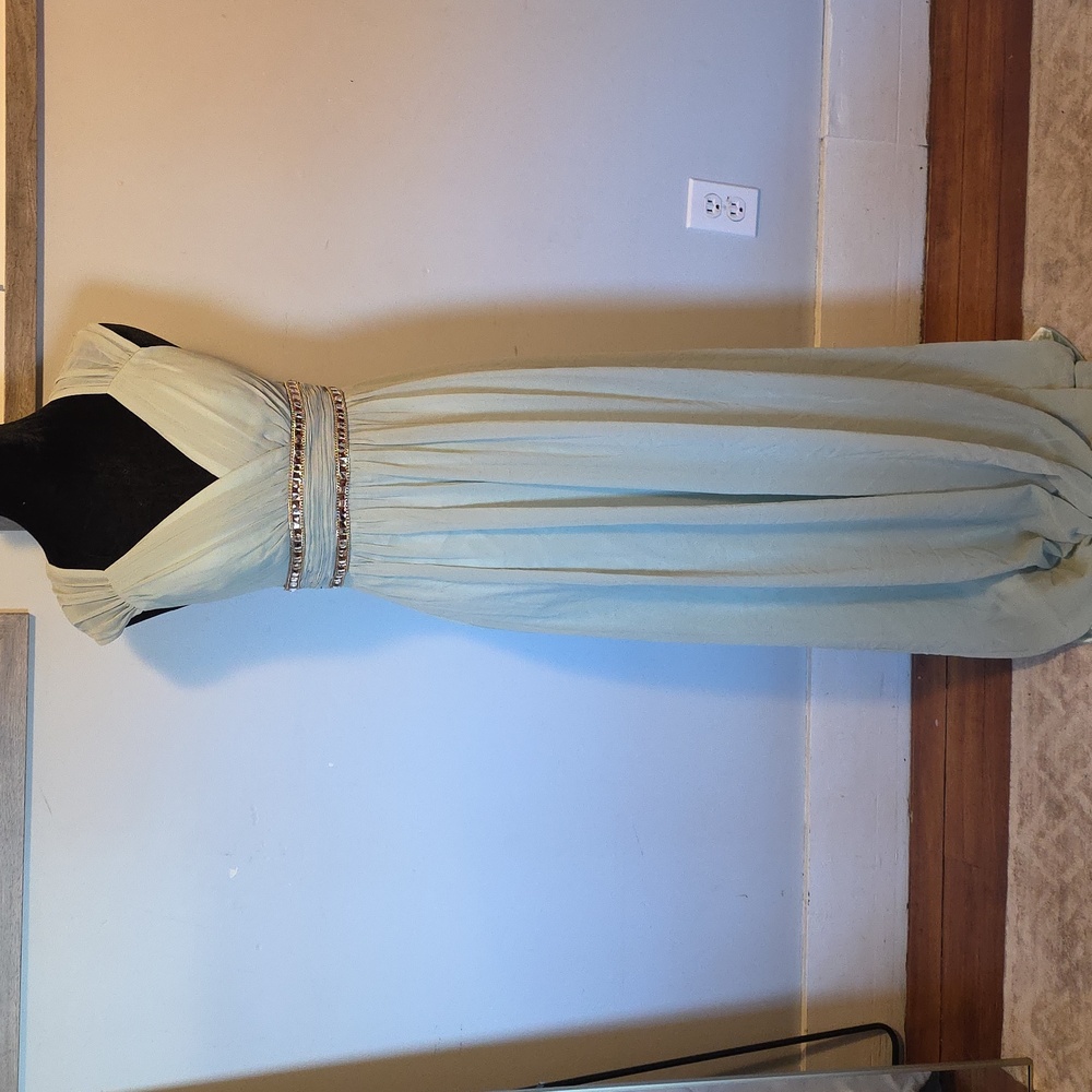 Elegant Green Evening Gown